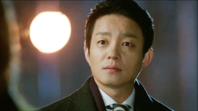 Screen capture of Kwon Yul, played by Lee Beom Soo